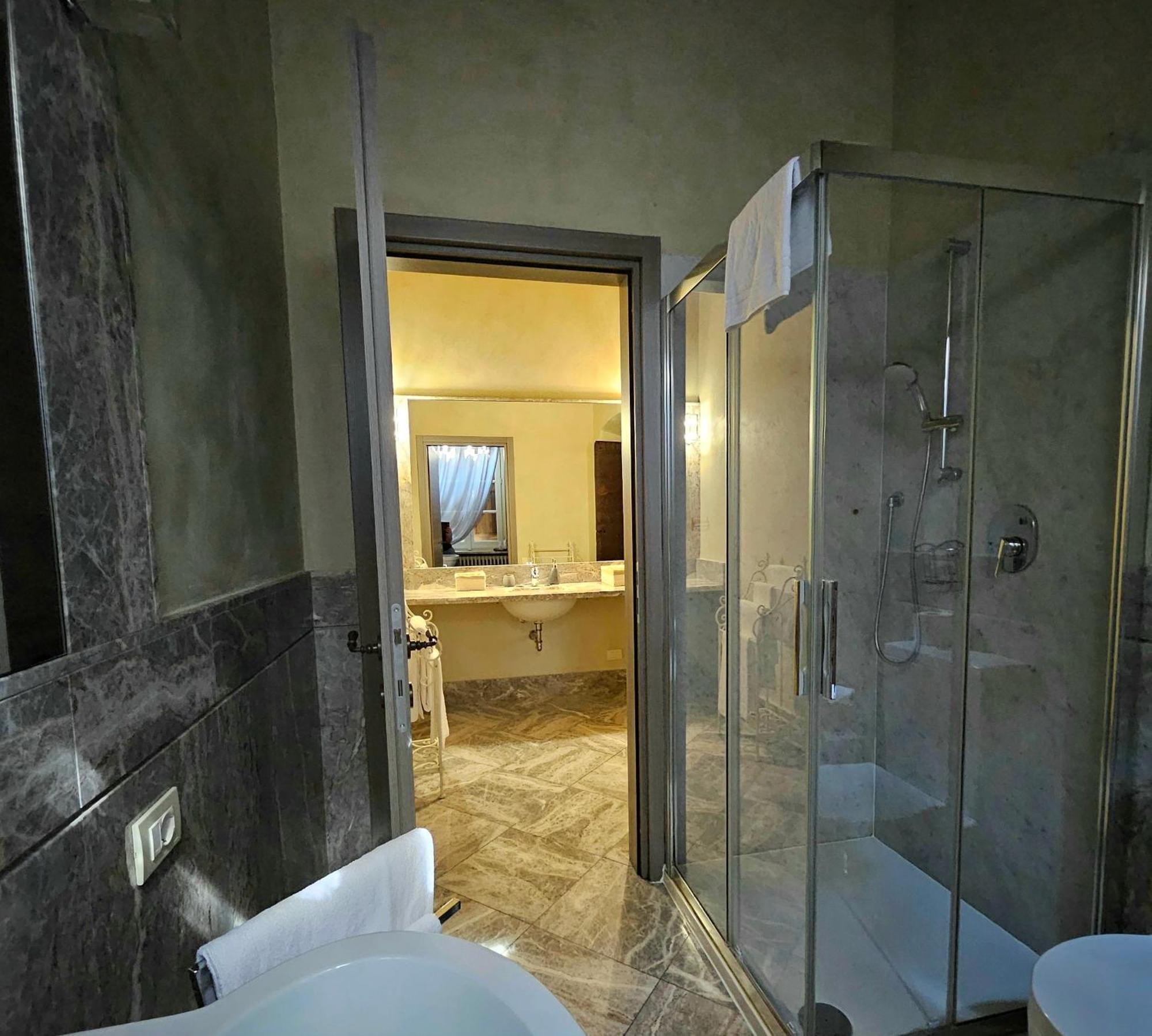 B&B Dimora Delle Donnole Bergamo Alta Bérgamo Exterior foto